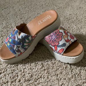 BORN Women's Platform Slide